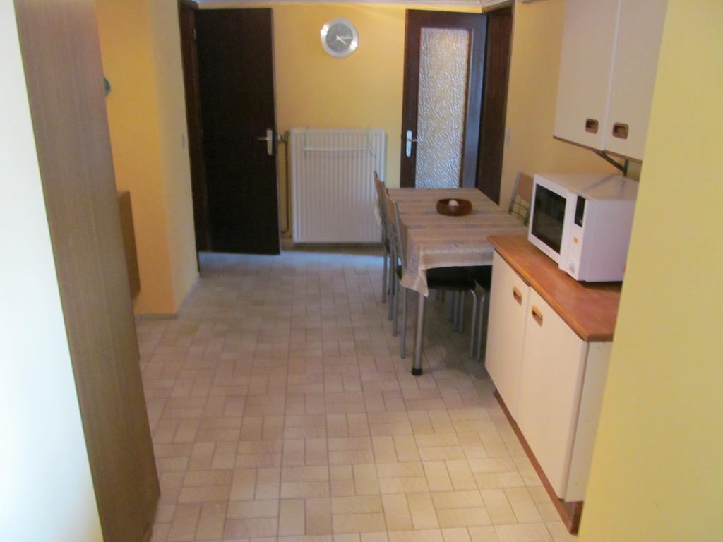 Вілла Les Chevrefeuilles Walcourt Номер фото